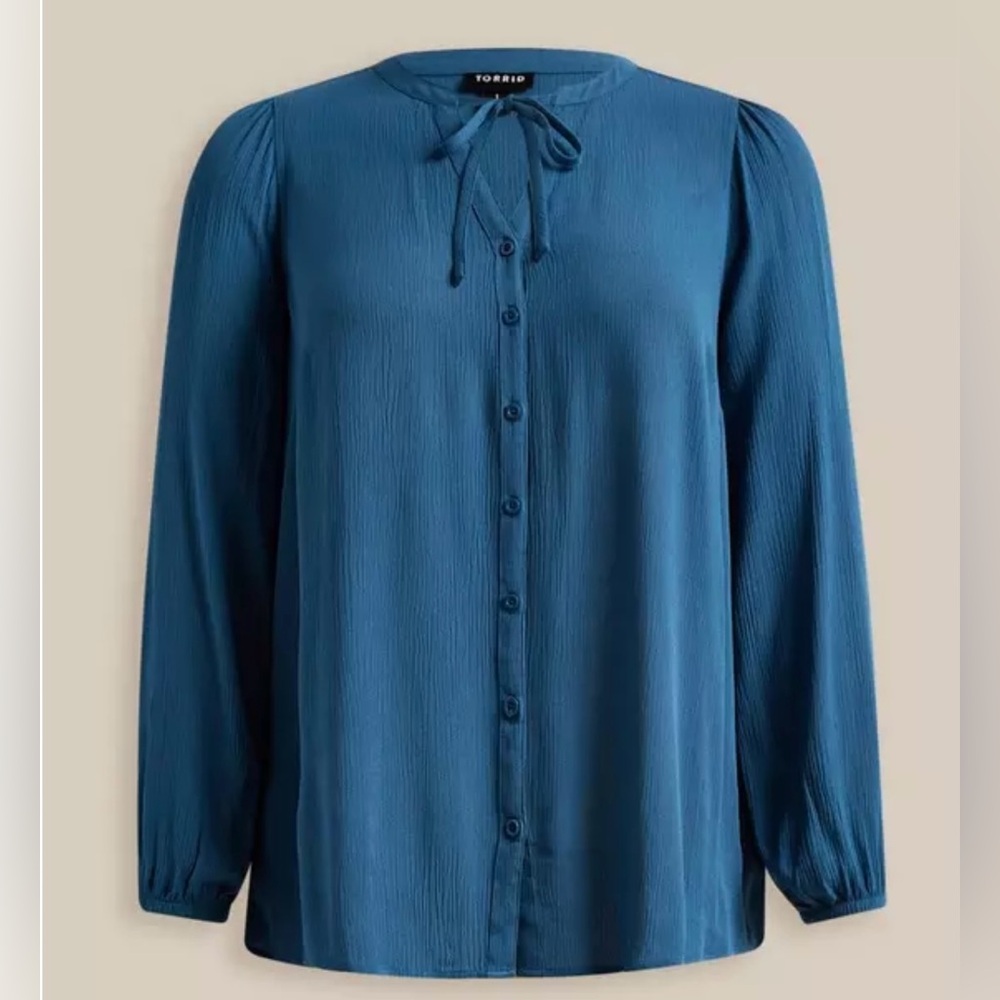NWT Torrid Crinkle Gauze Button Front Peasant Top Size 2x (18-20)